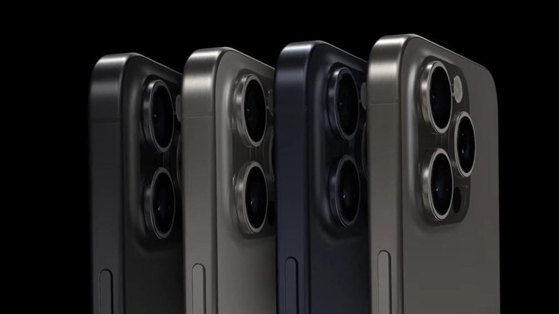 iPhone 15 Pro có bốn màu mới tuyệt đẹp: Titan Đen, Titan Trắng, Titan Xanh và Titan Tự Nhiên (Ảnh: Apple)