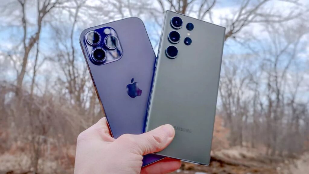 iPhone 14 Pro Max và Galaxy S23 Ultra.